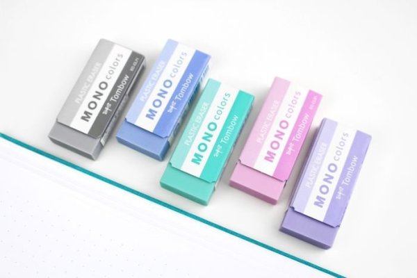 Tombow Guma MONO colors, modrá, samostatné balení v průhledné fólii
