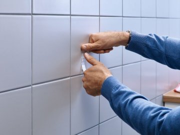 Kalia  - tesa_SMS_nail_tiles_4kg_step_4of13_ap.jpeg